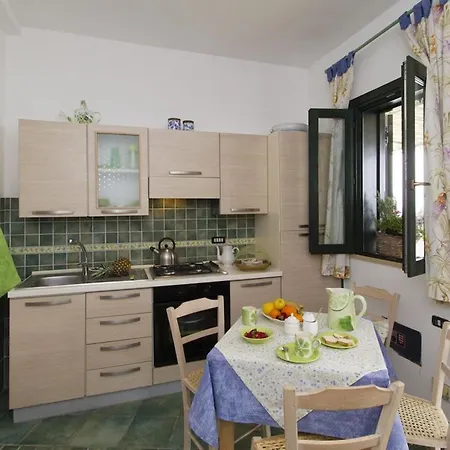 Luxury In - Beahost *
